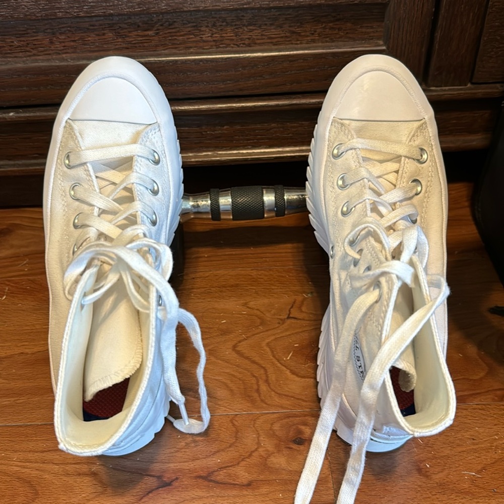 Converse Lugged High Top Sneakers White sz7womens and sz5men